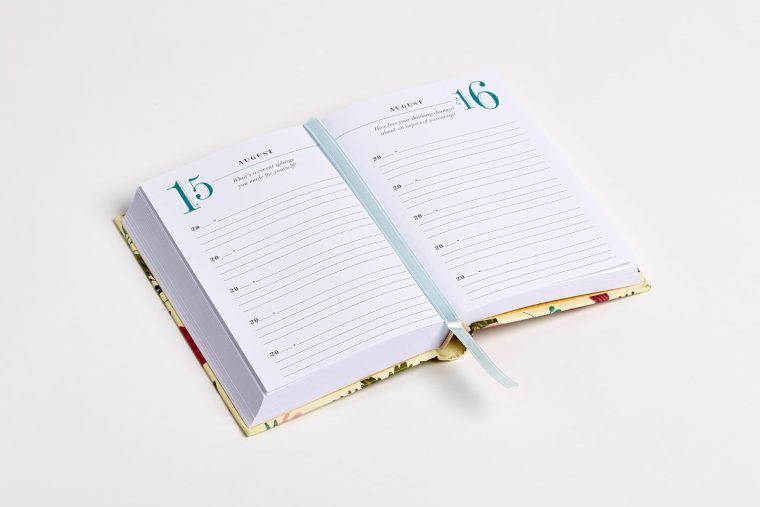 Q&A a Day for Moms: A 5-Year Journal - Image 2