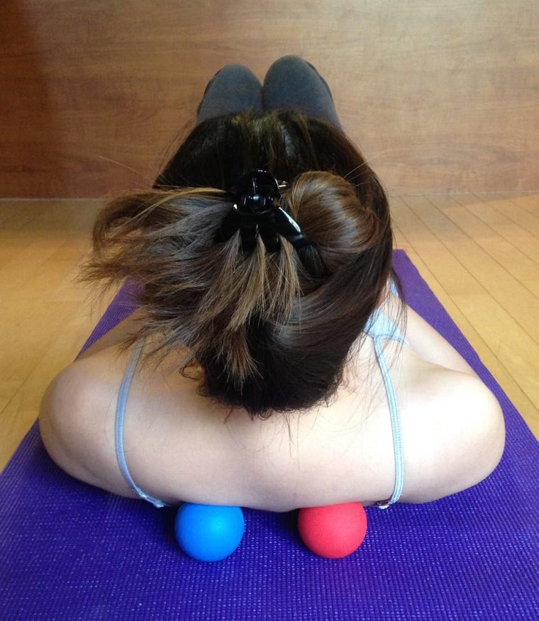 Massage Lacrosse Balls for Myofascial Release, Trigger Point Therapy, Muscle Knots, and Yoga Therapy. Set of 2 Firm Balls (Blue and Red) - Image 2