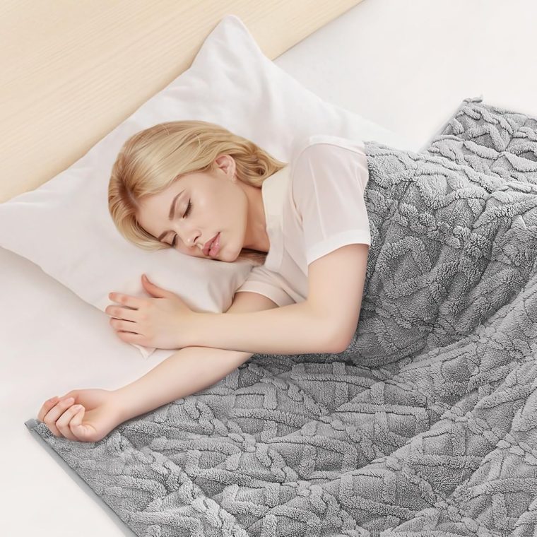 VEVOR Weighted Blanket, 20 lbs, 60 x 80 in Queen Size, Sherpa Fleece Heavy Blanket with Glass Beads, Soft Warm Cozy Fluffy Touch, for 200-250 lbs Adults, Improve Sleep Quality, Grey - Image 8