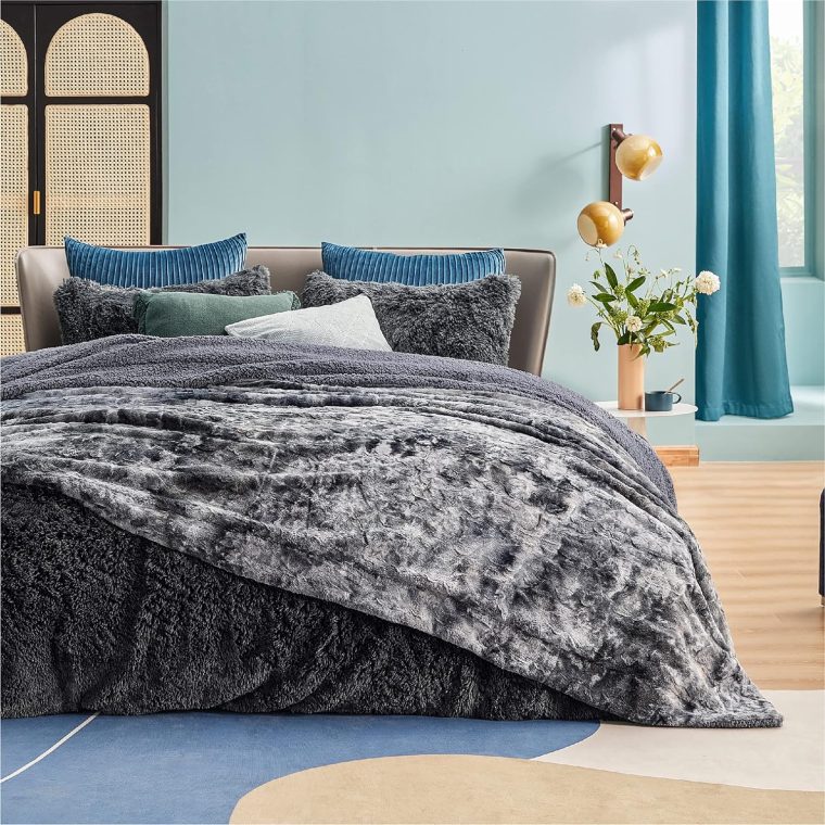 Bedsure Sherpa Fluffy Blanket King Size for Bed - Fleece Soft and Cozy Throw for Women, Plush & Fuzzy Faux Fur Blanket for Couch, Sofa and Decor, Tie Dye Design, Grey, 108x90 Inches - Image 6