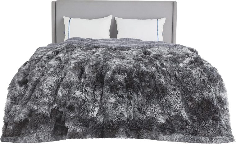 Bedsure Fluffy King Size Blanket for Bed, Thick Warm Sherpa Fleece Faux Fur Bedding, Large Fuzzy Plush Minky Couture Blanket for Winter, Cozy Gifts for Women Men, 108x90, Tie Dye Grey - Image 7