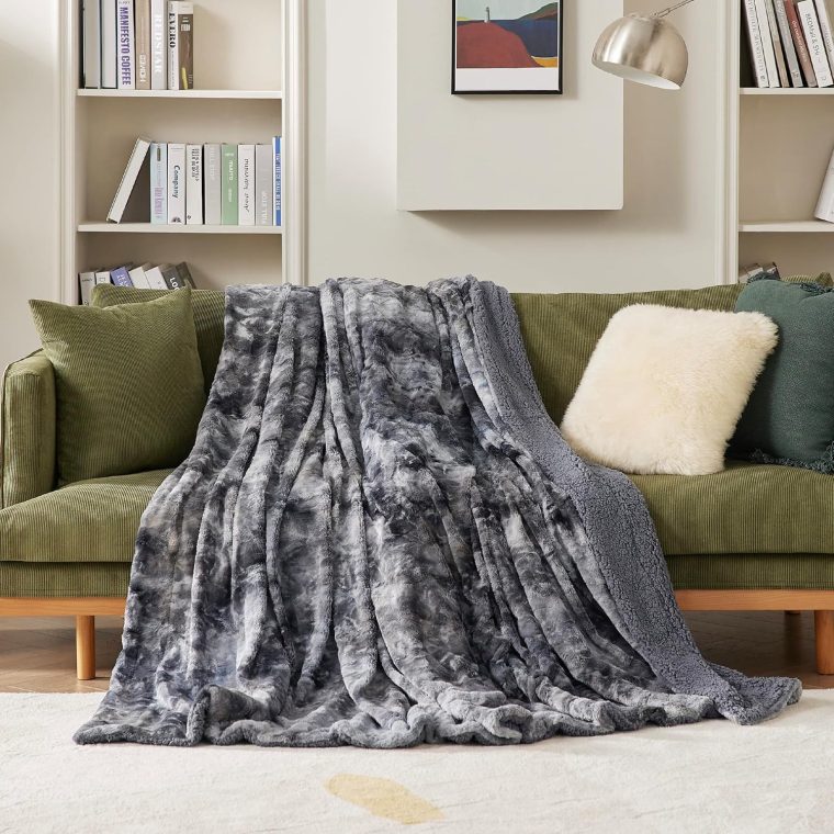 Bedsure Sherpa Fluffy Blanket King Size for Bed - Fleece Soft and Cozy Throw for Women, Plush & Fuzzy Faux Fur Blanket for Couch, Sofa and Decor, Tie Dye Design, Grey, 108x90 Inches - Image 3