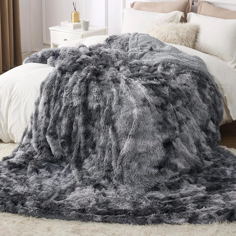 Bedsure Fluffy King Size Blanket for Bed, Thick Warm Sherpa Fleece Faux Fur Bedding, Large Fuzzy Plush Minky Couture Blanket for Winter, Cozy Gifts for Women Men, 108x90, Tie Dye Grey - Image 6