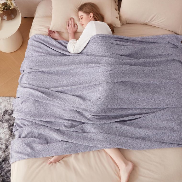 COOVA Summer Knit Blanket King Size for Bed, Lightweight Breathable Thin Blankets for Hot Sleepers, Cozy Soft Sweatshirt Bed Blanket for Sofa,(Light Purple 90"x102") - Image 3