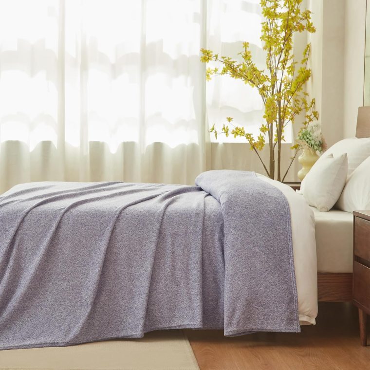 COOVA Summer Knit Blanket King Size for Bed, Lightweight Breathable Thin Blankets for Hot Sleepers, Cozy Soft Sweatshirt Bed Blanket for Sofa,(Light Purple 90"x102") - Image 5